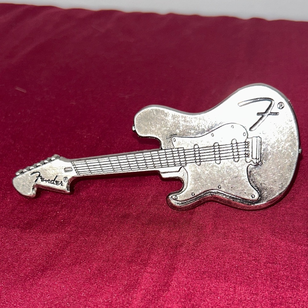 Fender Silver-toned Guitar Belt Buckle